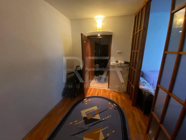 Apartament cu 4 camere decomandat în Rahova