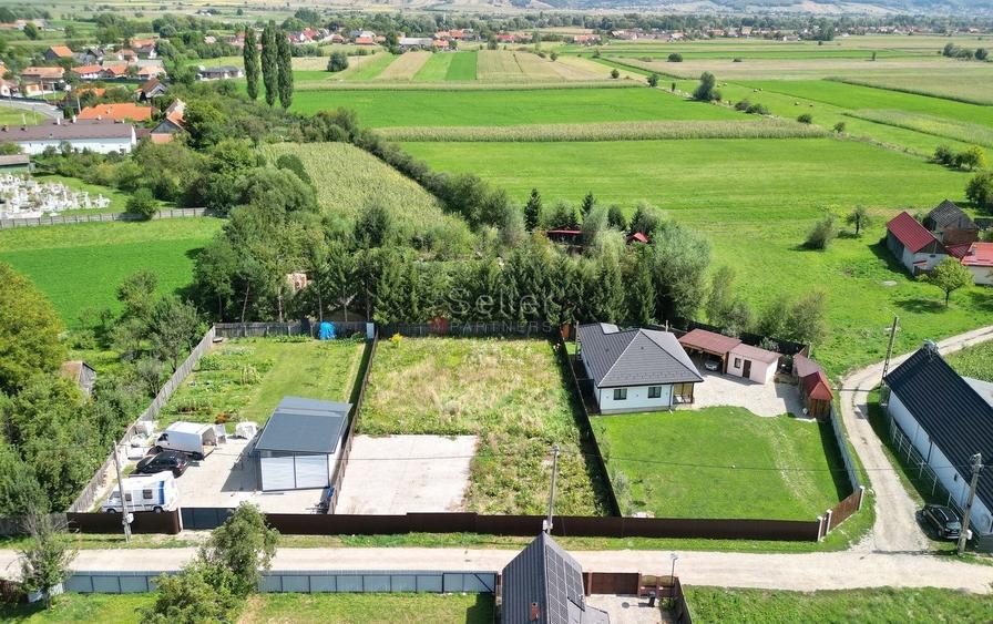 Teren Construcții intravilan de 1000 mp, în Băcel