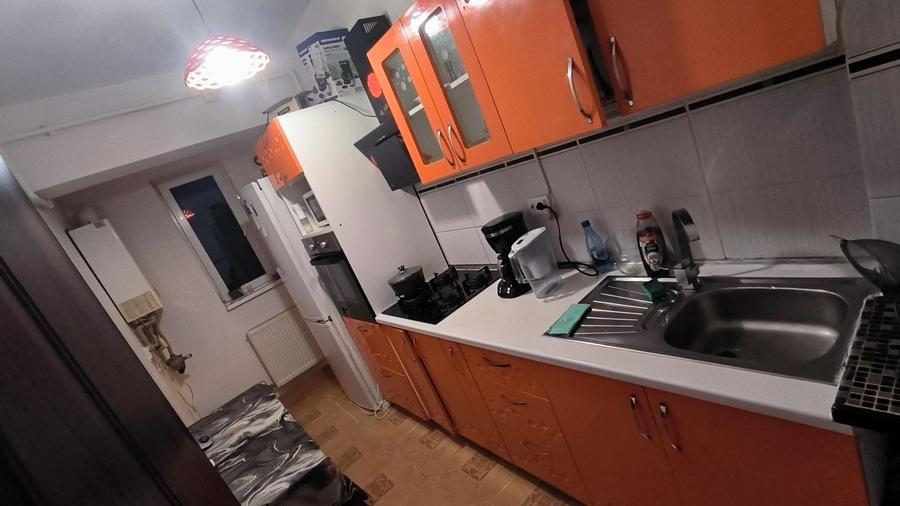 Apartament cu 2 camere decomandat în Peșteana de Jos