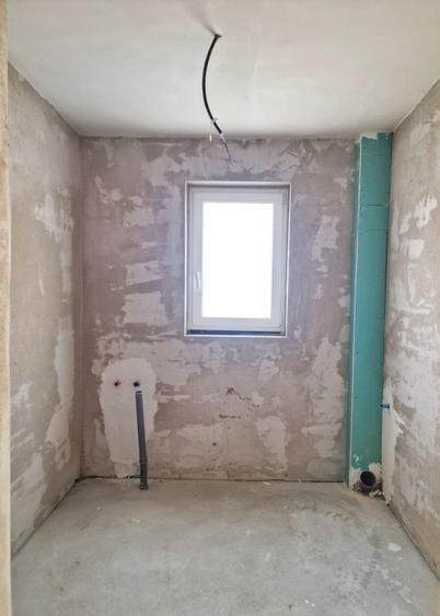 Duplex cu 4 camere cu Canalizare în Central