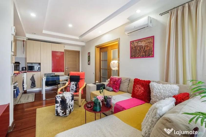 Apartament cu 3 camere semidecomandat în Ștefăneștii de Jos