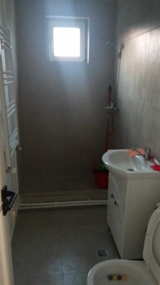 Apartament cu 2 camere semidecomandat în Micro 6