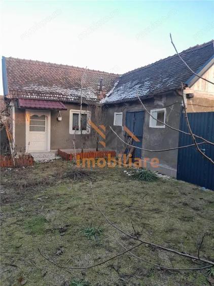 Casă cu 4 camere cu Teren 5526 Mp în Cheșa