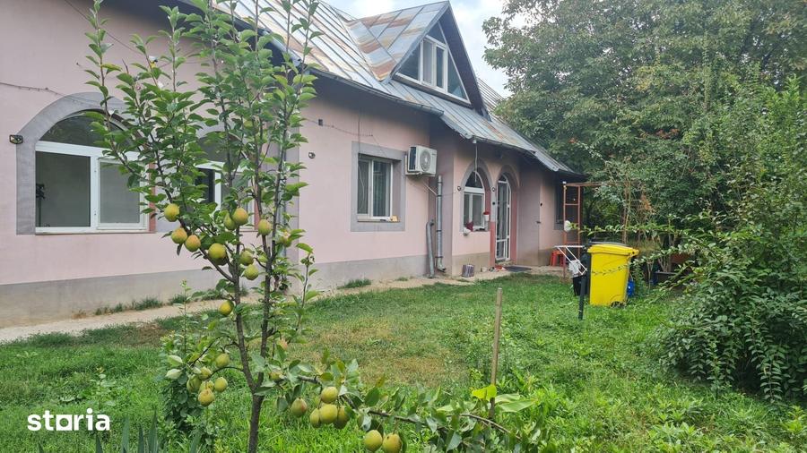 Casă cu 5 camere cu Teren 2600 Mp în Rahova