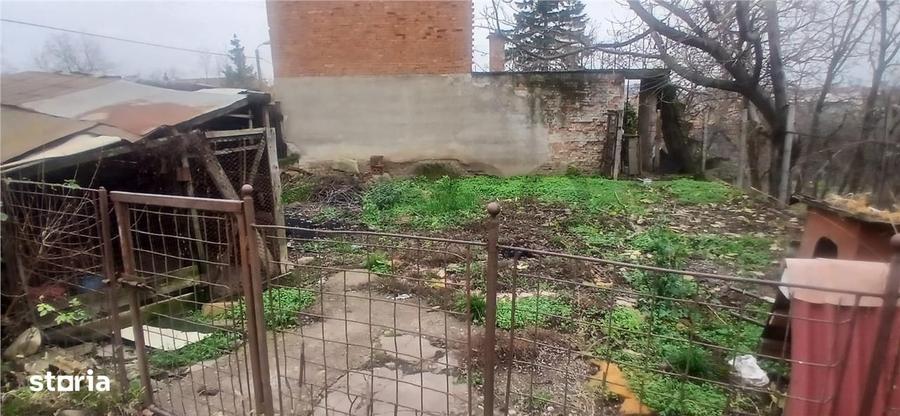 Casă cu 2 camere cu Teren 732 Mp în Central