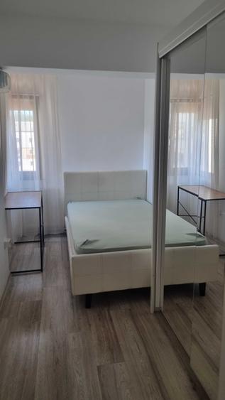 Apartament cu 2 camere decomandat în Podul de Fier