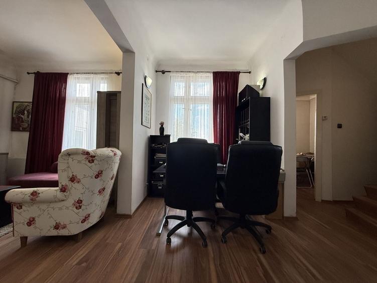 Apartament cu 6 camere decomandat, mobilat în Ultracentral