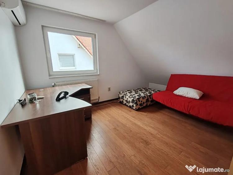 Casă cu 4 camere cu Teren 246 Mp în Florești
