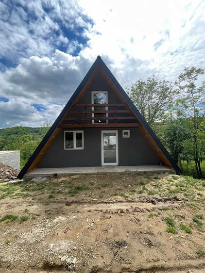 Casă cu 3 camere în Surani