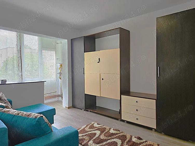 Apartament cu 2 camere semidecomandat în Aurel Vlaicu