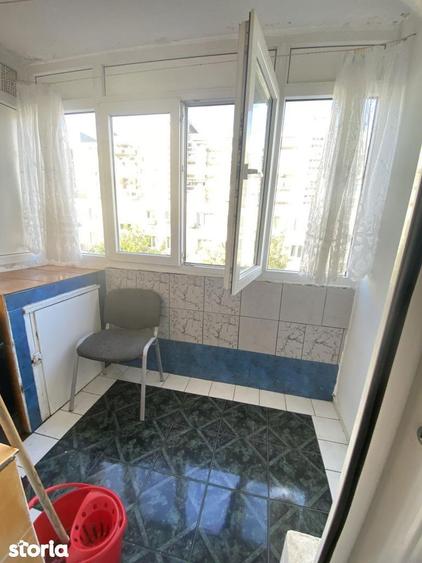 Apartament cu 3 camere în Tudor Vladimirescu