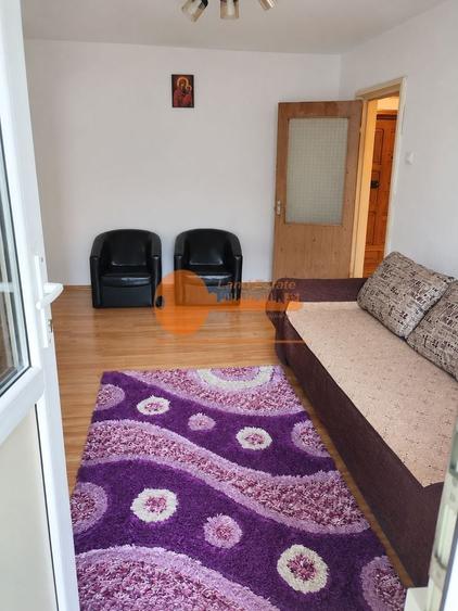 Apartament cu 2 camere semidecomandat, mobilat în Giurgiului