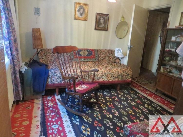 Apartament cu 3 camere semidecomandat în Titan