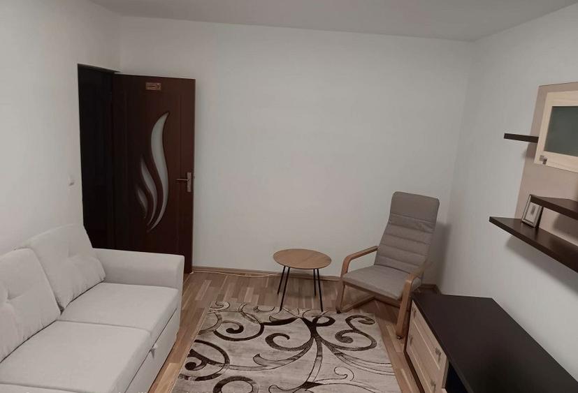 Apartament cu 2 camere decomandat în Nicolina