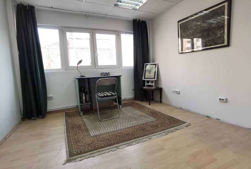 Garsonieră decomandată în Central