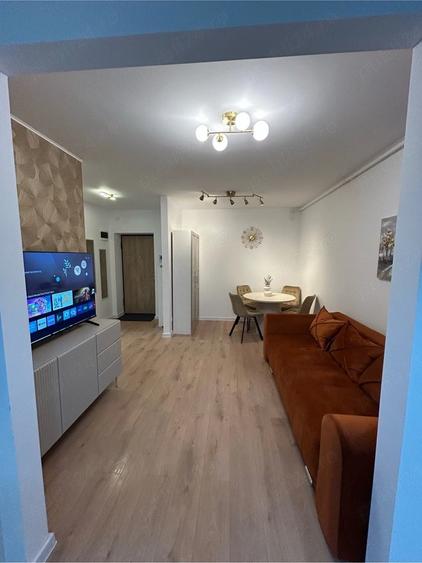 Apartament cu 2 camere decomandat în Exterior Vest