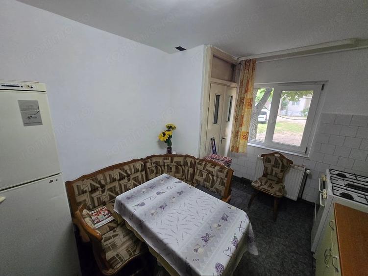 Apartament cu 3 camere decomandat în Aradului