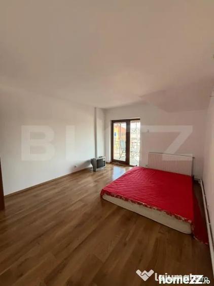 Casă cu 6 camere cu Teren 300 Mp în Central