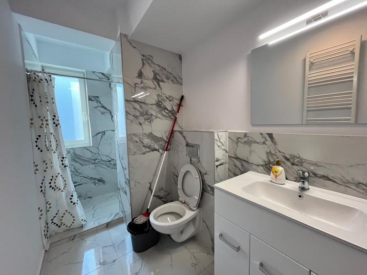 Apartament cu 2 camere semidecomandat în Valea Adâncă