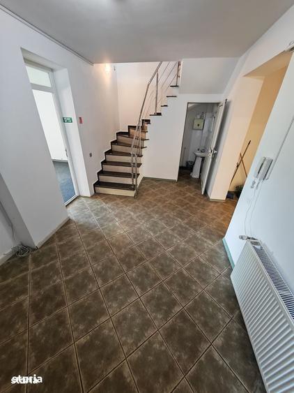 Apartament cu 6 camere în Vitan