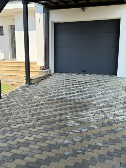 Casă cu 4 camere în Valea Lupului