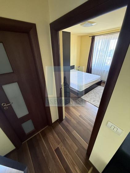 Apartament cu 3 camere circular, mobilat în Calea București