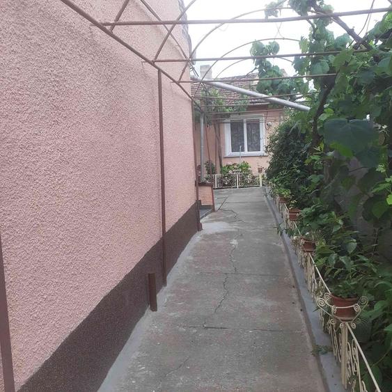 Casă cu 3 camere cu Teren 188 Mp în Central