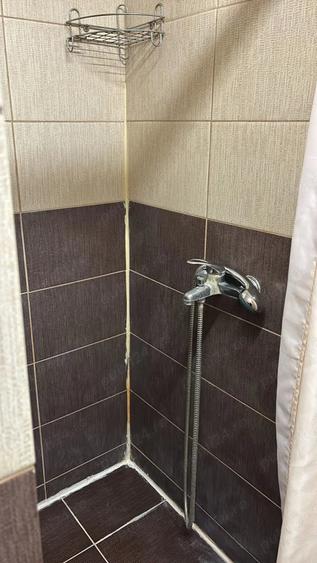Apartament cu 2 camere semidecomandat în Schei