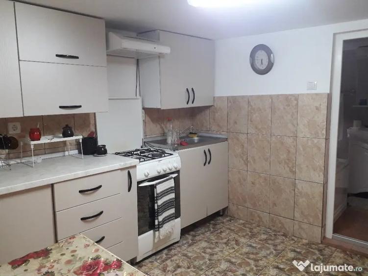 Casă cu 3 camere cu Teren 1800 Mp în Plopeni