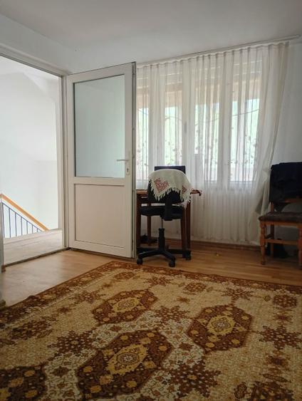 Casă individuală cu 3 camere cu Teren 400 Mp în Est