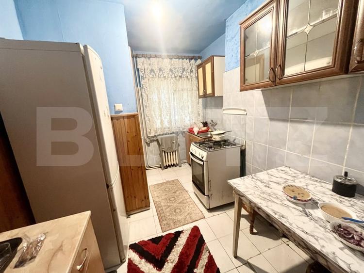 Apartament cu 2 camere semidecomandat, mobilat în Rogerius