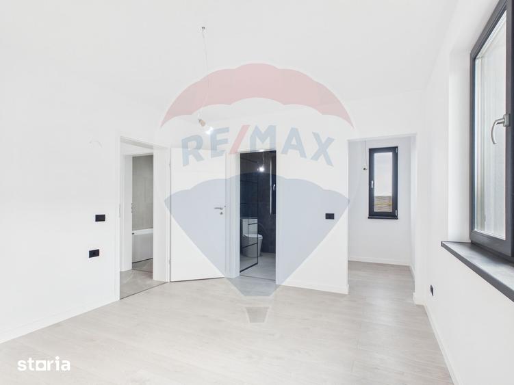 Casă cu 4 camere cu Teren 508 Mp în Central