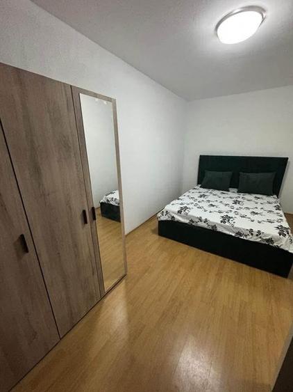 Apartament cu 3 camere semidecomandat, mobilat în Tomis Nord
