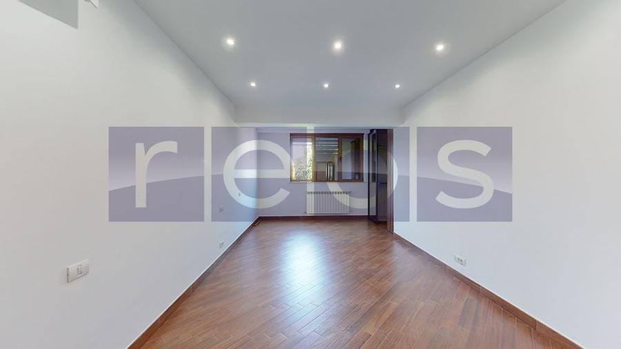 Apartament cu 3 camere decomandat în Beller