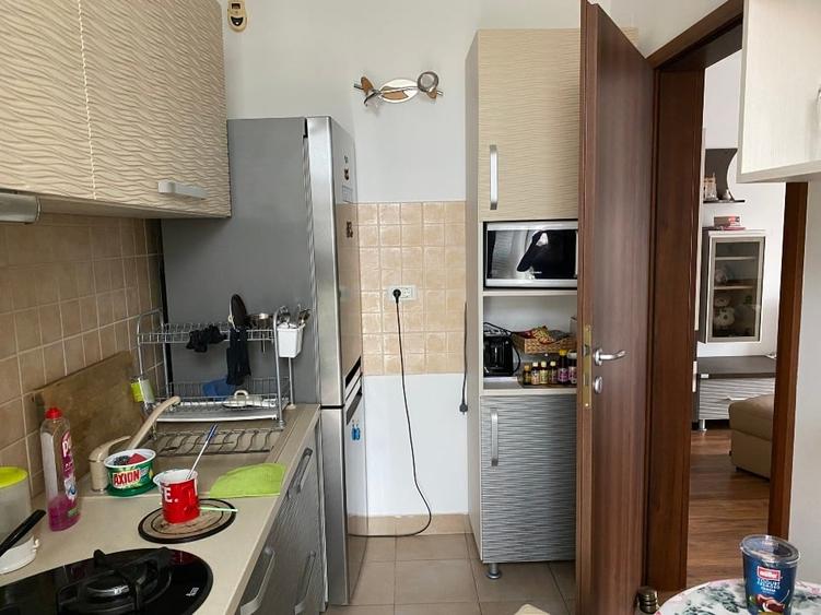 Apartament cu 3 camere decomandat în Torontalului