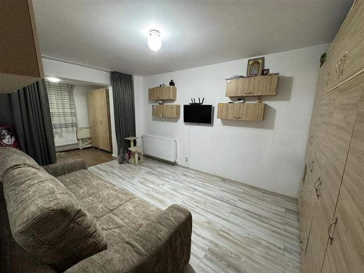Apartament cu 2 camere decomandat, mobilat în Sud