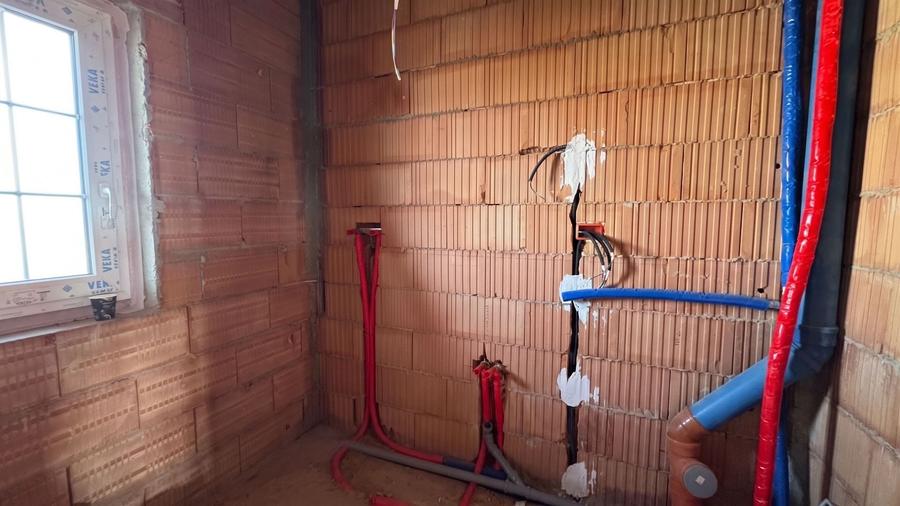 Duplex cu 5 camere cu Canalizare în Moșnița Nouă