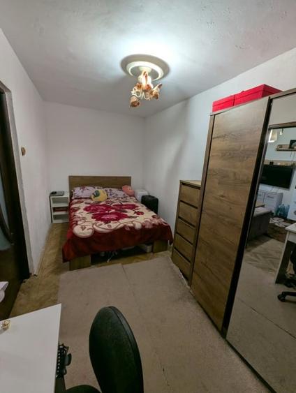 Apartament cu 2 camere semidecomandat, mobilat în Valea Rosie