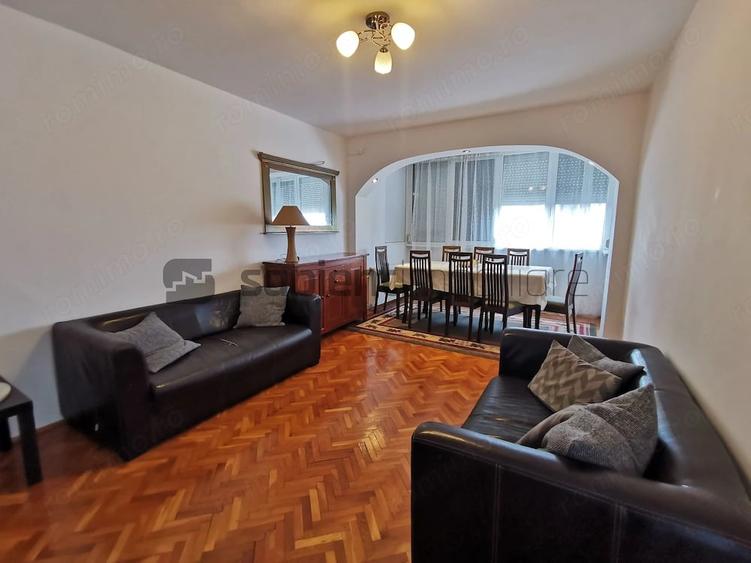 Apartament cu 4 camere decomandat în Decebal