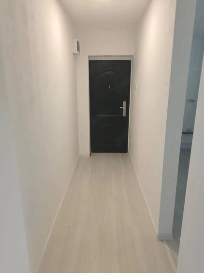 Apartament cu 3 camere semidecomandat în Alexandru Obregia