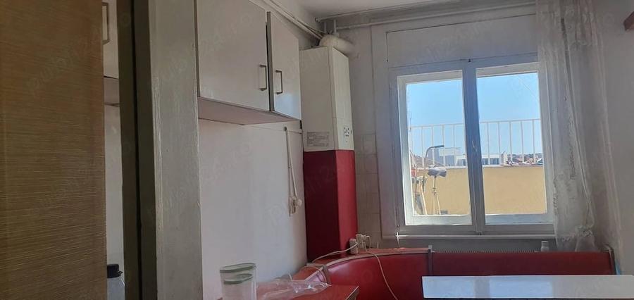 Apartament cu 4 camere decomandat în Bălcescu