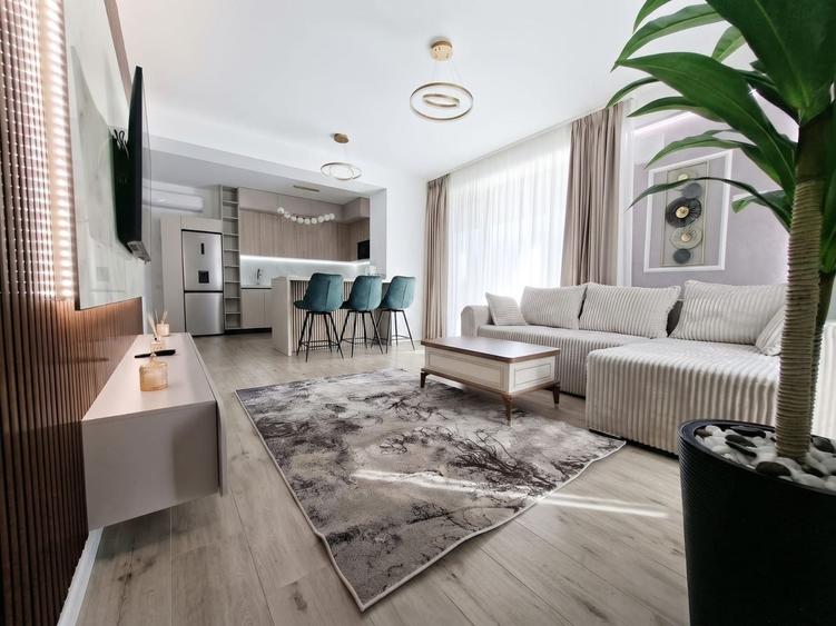 Apartament cu 2 camere decomandat, mobilat în Universitate
