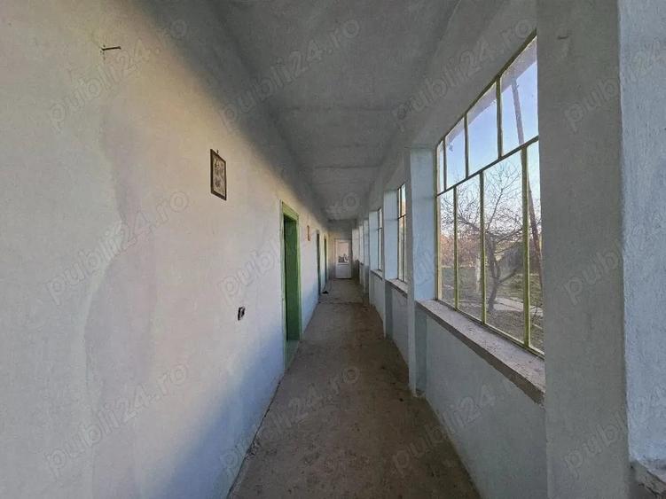 Casă cu 3 camere cu Teren 1470 Mp în Central