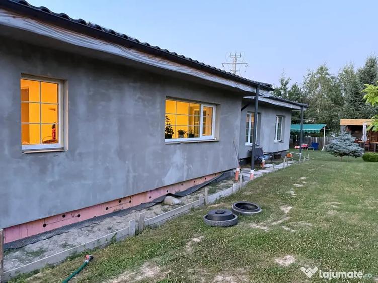 Casă cu 4 camere în Păun