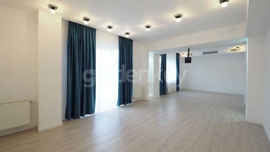 Duplex cu 7 camere cu Canalizare în Pipera