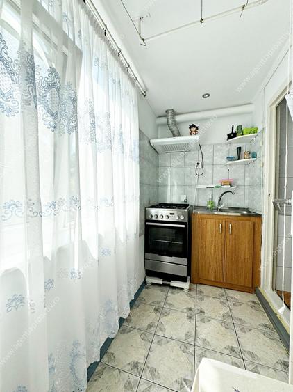Apartament cu 2 camere decomandat în Micro 21