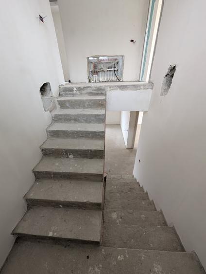 Casă individuală cu 6 camere cu Garaj în Tunari