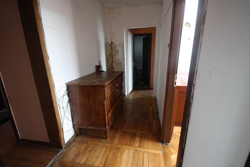 Apartament cu 3 camere decomandat în Exterior Vest