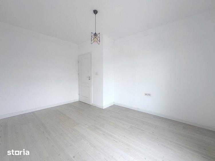 Casă cu 4 camere cu Teren 300 Mp în Dumbrăvița