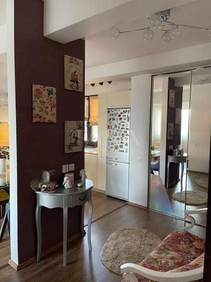 Apartament cu 2 camere decomandat, mobilat în Borhanci